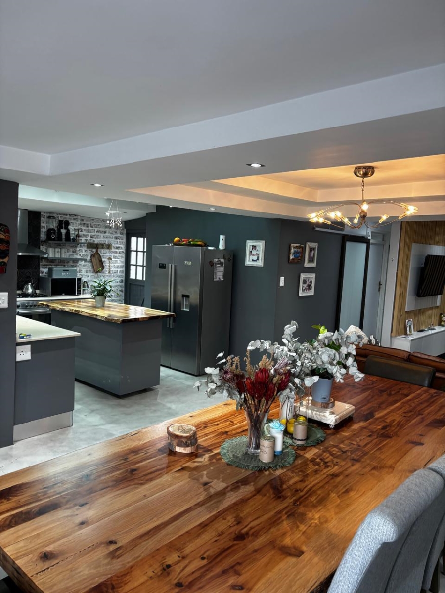 3 Bedroom Property for Sale in Strandfontein Village Western Cape